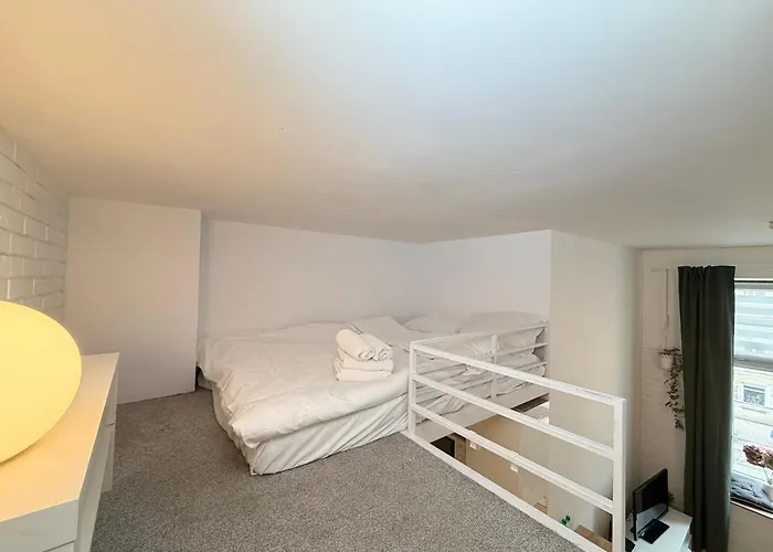 Kosciuszki Lavish With Mezzanine By Bookinghost